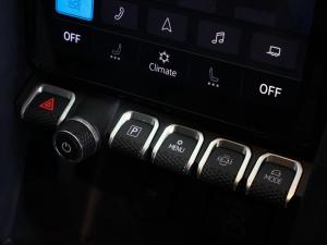 Volkswagen Amarok 3.0TDI V6 double cab Aventura 4Motion - Image 17