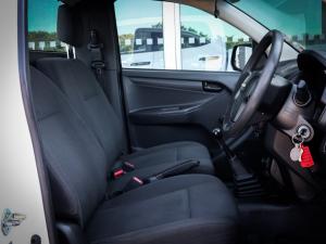 Isuzu D-Max Gen 6 250c single cab - Image 16