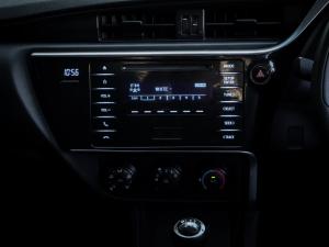 Toyota Corolla Quest 1.8 Plus manual - Image 11