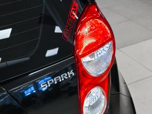 Chevrolet Spark 1.2 LS Black&White Edition - Image 16