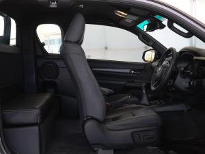 Toyota Hilux 2.8GD-6 Xtra cab 4x4 Legend manual - Image 16