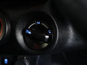 Toyota Hilux 2.8GD-6 Xtra cab 4x4 Legend manual - Image 22