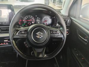 Suzuki Swift 1.2 GLX auto - Image 12