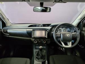 Toyota Hilux 2.4GD-6 single cab 4x4 Raider manual - Image 6