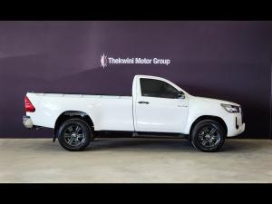 Toyota Hilux 2.4GD-6 single cab 4x4 Raider manual - Image 3