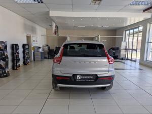 Volvo XC40 B4 Plus Bright - Image 5