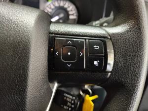 Toyota Hilux 2.4GD-6 double cab Raider manual - Image 10