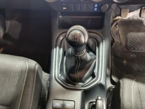 Toyota Hilux 2.4GD-6 double cab Raider manual - Image 12