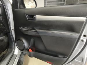 Toyota Hilux 2.4GD-6 double cab Raider manual - Image 21