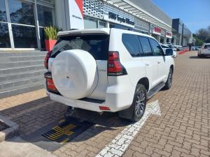 Toyota Land Cruiser Prado 2.8GD VX-L - Image 2