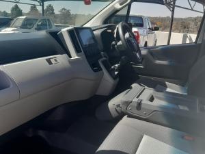 Toyota Quantum 2.8 SLWB panel van - Image 9