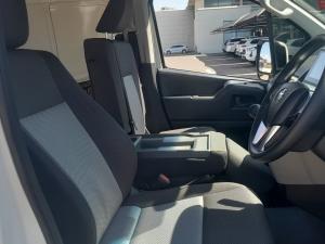 Toyota Quantum 2.8 SLWB panel van - Image 10