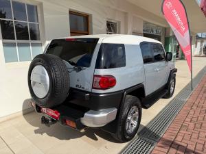Toyota FJ Cruiser FJ Cruiser - Image 2