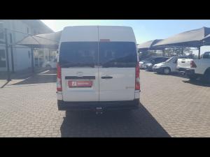 Toyota Quantum 2.8 SLWB panel van - Image 5