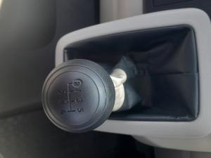 Toyota Quantum 2.8 SLWB panel van - Image 11