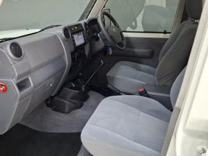 Toyota Land Cruiser 79 4.5DD/C - Image 7