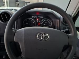 Toyota Land Cruiser 79 4.5DD/C - Image 8