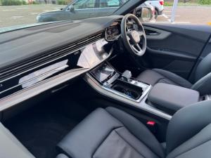 Audi Q8 55TFSI Quattro TIP Black Edition - Image 7