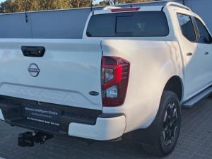 Nissan Navara 2.5DDTI LE/LE Plus automatic D/C - Image 2