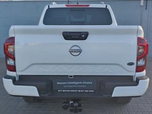 Nissan Navara 2.5DDTI LE/LE Plus automatic D/C - Image 5