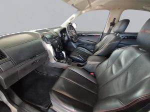 Isuzu D-MAX 250 HO X-RIDER automatic D/C - Image 3
