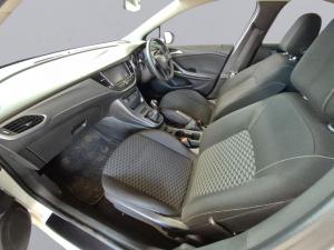 Opel Astra 1.0T Essentia - Image 3