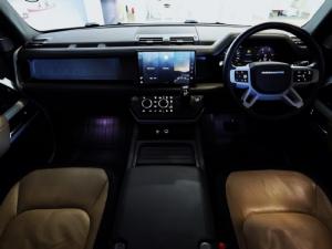 Land Rover Defender 110 D300 X-Dynamic HSE - Image 11