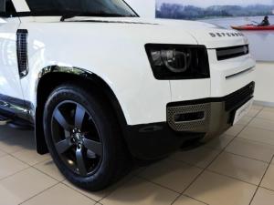 Land Rover Defender 110 D300 X-Dynamic HSE - Image 13
