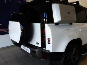 Land Rover Defender 110 D300 X-Dynamic HSE - Image 16