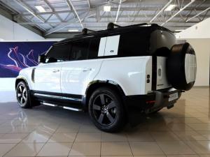 Land Rover Defender 110 D300 X-Dynamic HSE - Image 4