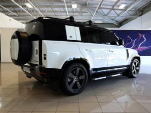 Land Rover Defender 110 D300 X-Dynamic HSE - Image 6