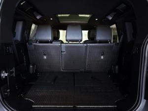 Land Rover Defender 110 D300 X-Dynamic HSE - Image 8