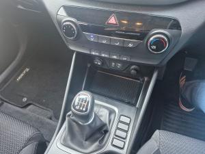 Hyundai Tucson 2.0 Premium - Image 17