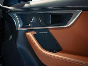 Jaguar F-Type P450 R-Dynamic coupe - Image 17