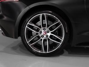 Jaguar F-Type P450 R-Dynamic coupe - Image 8