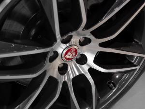 Jaguar F-Type P450 R-Dynamic coupe - Image 9