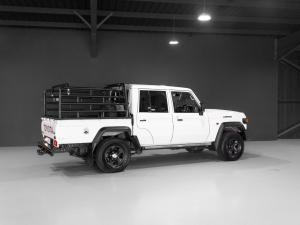 Toyota Land Cruiser 79 2.8GD-6 double cab - Image 18