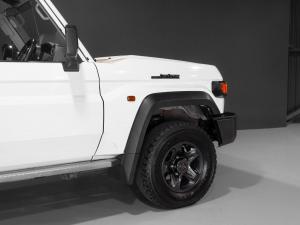 Toyota Land Cruiser 79 2.8GD-6 double cab - Image 7