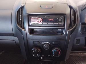 Isuzu D-Max Gen 6 250c single cab - Image 10