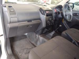 Isuzu D-Max Gen 6 250c single cab - Image 7