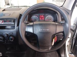 Isuzu D-Max Gen 6 250c single cab - Image 9