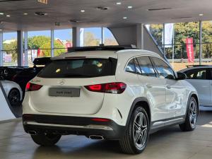 Mercedes-Benz GLA GLA200 Progressive - Image 7