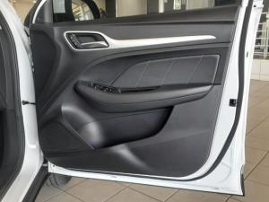 MG ZS 1.5 Luxury - Image 9