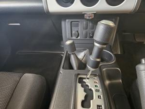 Toyota FJ Cruiser FJ Cruiser - Image 13