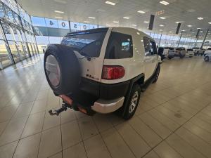 Toyota FJ Cruiser FJ Cruiser - Image 2
