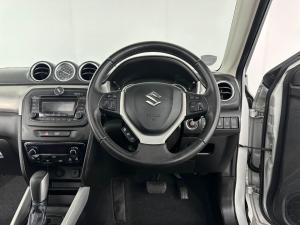 Suzuki Vitara 1.6 GLX automatic - Image 10