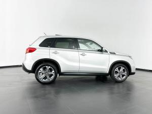 Suzuki Vitara 1.6 GLX automatic - Image 3