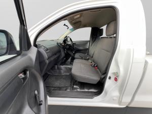 Isuzu D-Max Gen 6 250 single cab Fleetside safety - Image 11