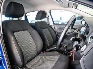 Volkswagen Polo Vivo hatch 1.6 Highline - Image 12