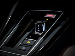 Volkswagen Golf GTI - Image 11